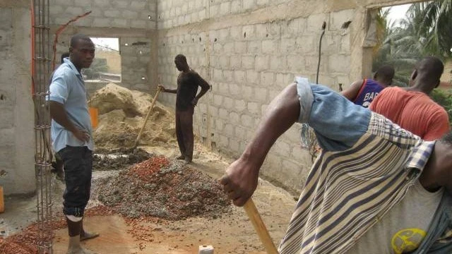 Les travaux du cyber café évoluent