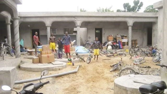 Déchargement des containers