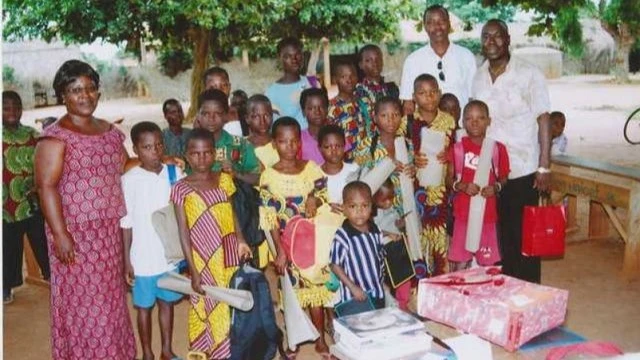 Remise des fournitures scolaires