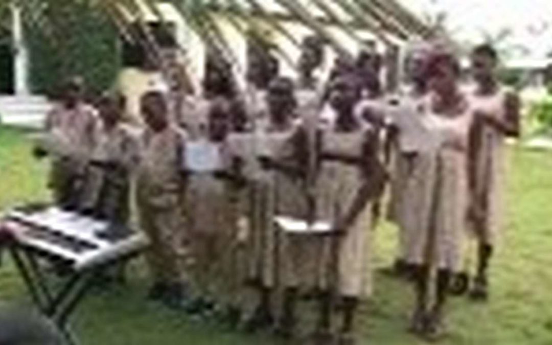 La chorale des Anges chante Santanio